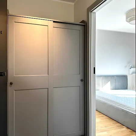 Madalinskiego 25 - Balcony & Lift - 700m Main Station Апартаменты Вроцлав