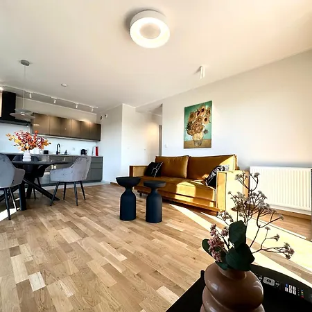 Апартаменты Madalinskiego 25 - Balcony & Lift - 700m Main Station