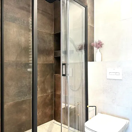 Madalinskiego 25 - Balcony & Lift - 700m Main Station Апартаменты *