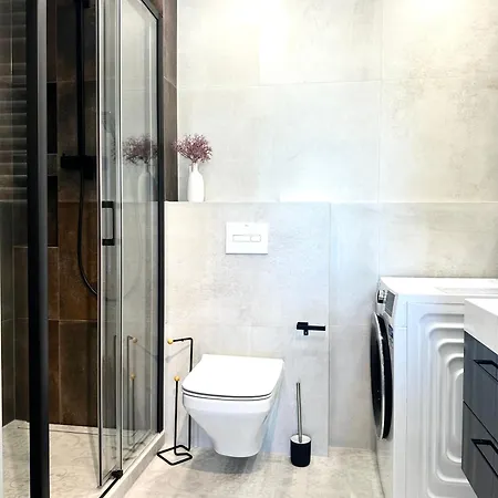 Апартаменты Madalinskiego 25 - Balcony & Lift - 700m Main Station *