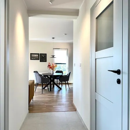 Апартаменты Madalinskiego 25 - Balcony & Lift - 700m Main Station