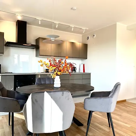 Madalinskiego 25 - Balcony & Lift - 700m Main Station Апартаменты Вроцлав